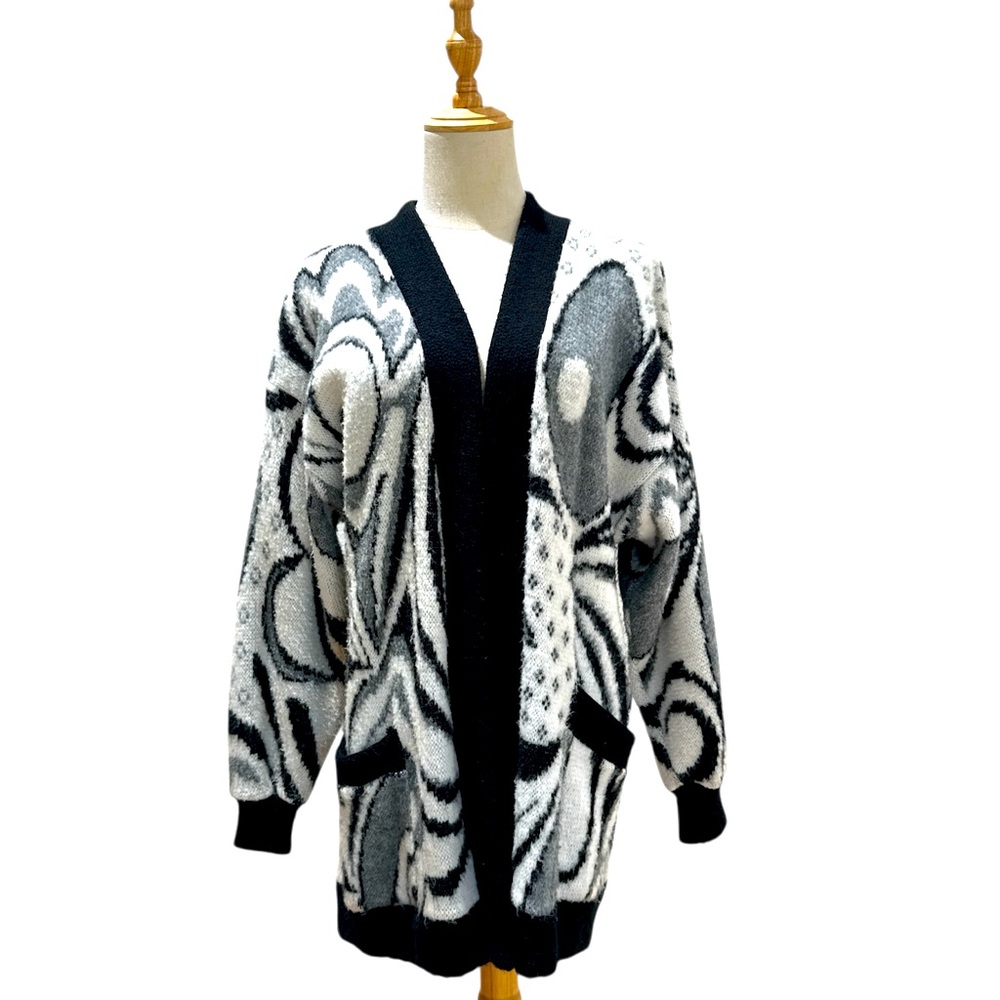 1980’s Abstract Patterned Black and White Cardigan Sweater